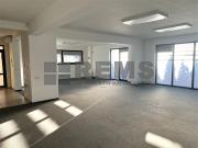 Cladire individuala pentru birou/ Parcare generoasa / Zona comerciala